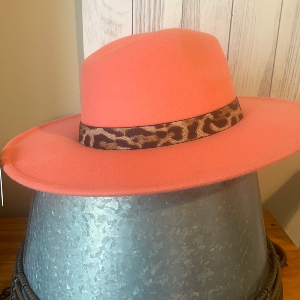 Ladies’ Hat